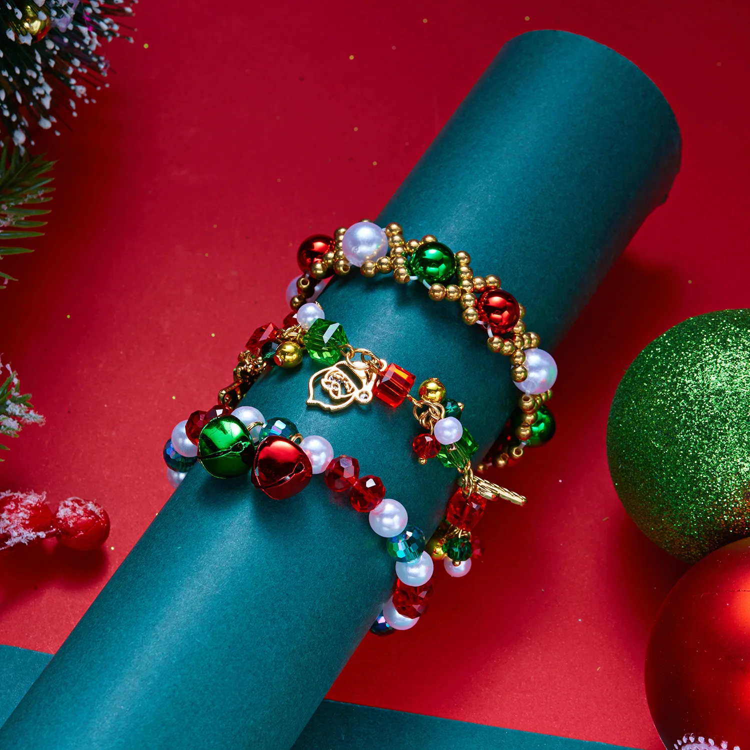Festive Christmas Beaded Charm Bracelet Red Green Bell Santa Candy Cane Design for Women Holiday Party Xmas Jewelry Gift