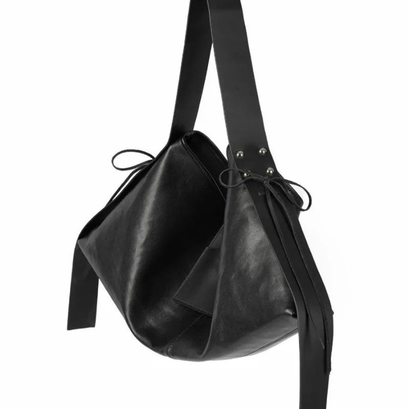2026 New Fashionable Lazy Versatile Streamer Large Capacity Daily Temperament Commuting Black Tote Bag Irregular Bag  Handbags