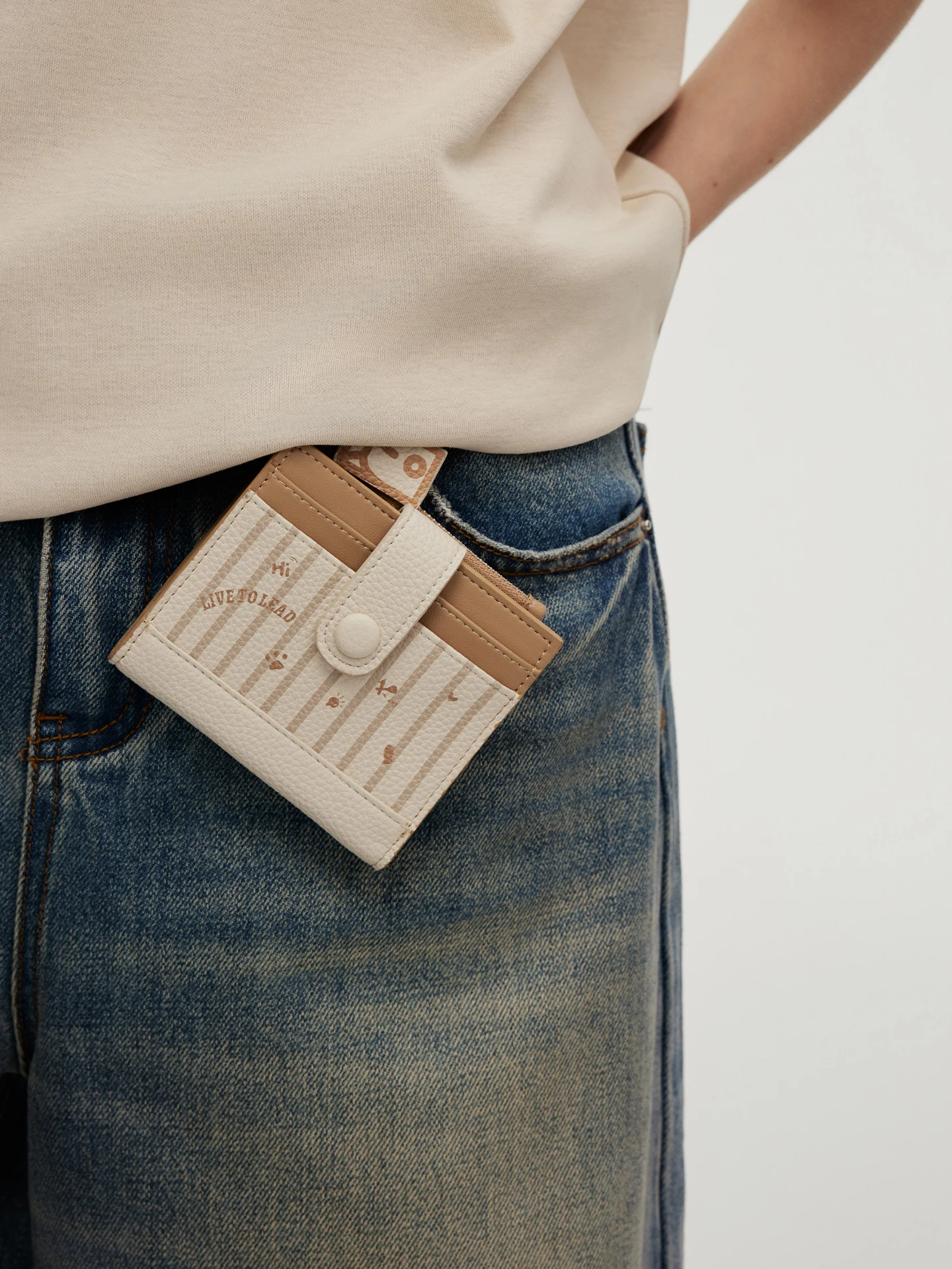 livetolead-unisex-short-wallet-color-block-buckle-design-multi-card-slot-large-capacity-coin-purse-style-pu-material