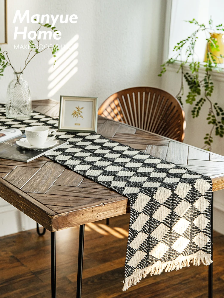 

Nordic retro black and white cotton and linen table runner placemat party decoration woven insulation table mat strip.