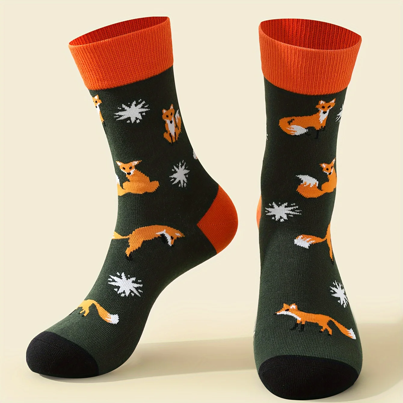 A pair of novelty fun fox patterns, green fashion trend socks suitable for Halloween Christmas Valentine\'s Day Gifts