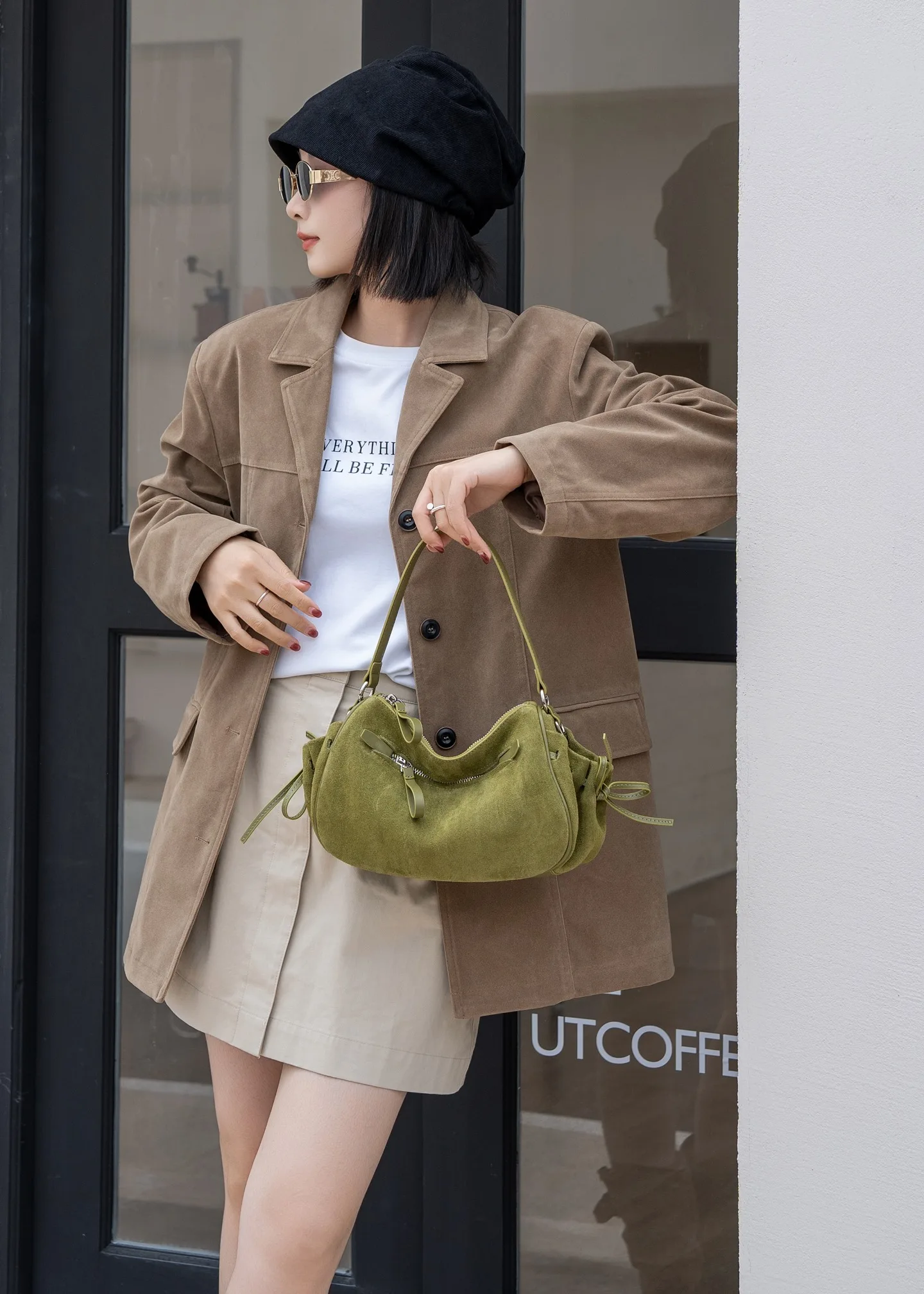 Women's Retro Soft Leather Shoulder Bag, Casual and Fashionable Commuting Large-Capacity Crossbody Bag, Cross-Border New Style Frosted Leather Women's Bag