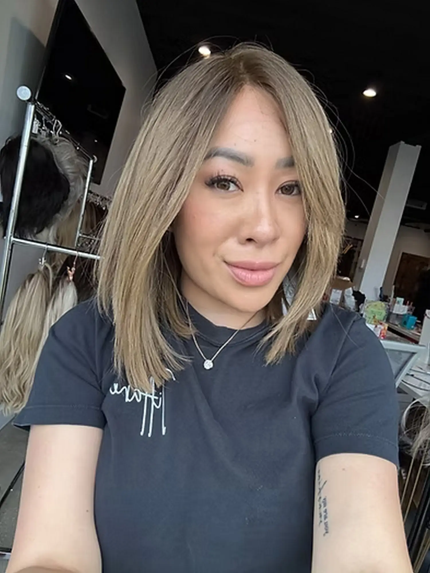 Ombre Ash Brown with Blonde Highlights Luxury Synthetic Lace Front Wig Short Straight Bob Costume Woman Daily Party Daily Used