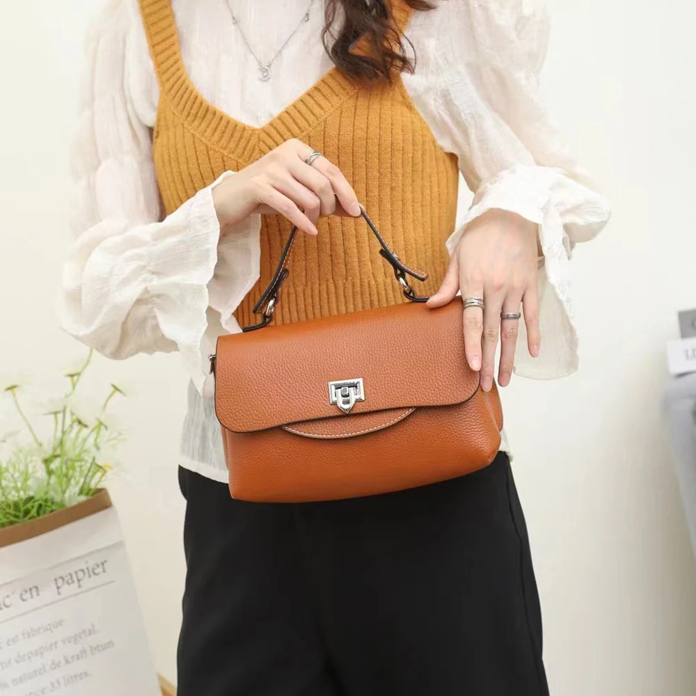 Fashion Versatile Metal Buckle Bag High Capacity Solid Leather Zippered Commuter Crossbody Office Outdoor Bag Handbag