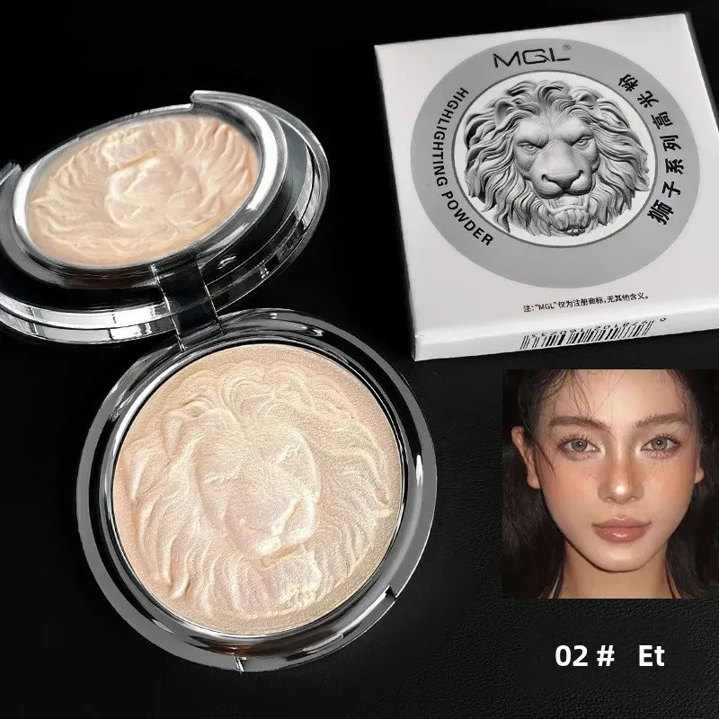 لوحة هايلايتر 3 في 1 من Lion Ginger: مسحوق لامع ناعم لظلال الأنف/عظم الحواجب/العين، محيط الوجه ولون تفتيح:02