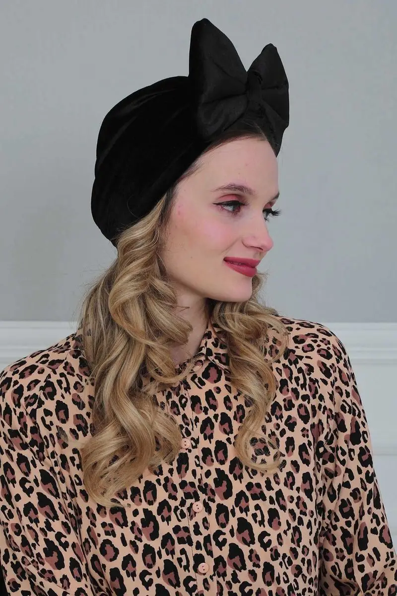 Tulang Beludru Pita Raksasa Hitam