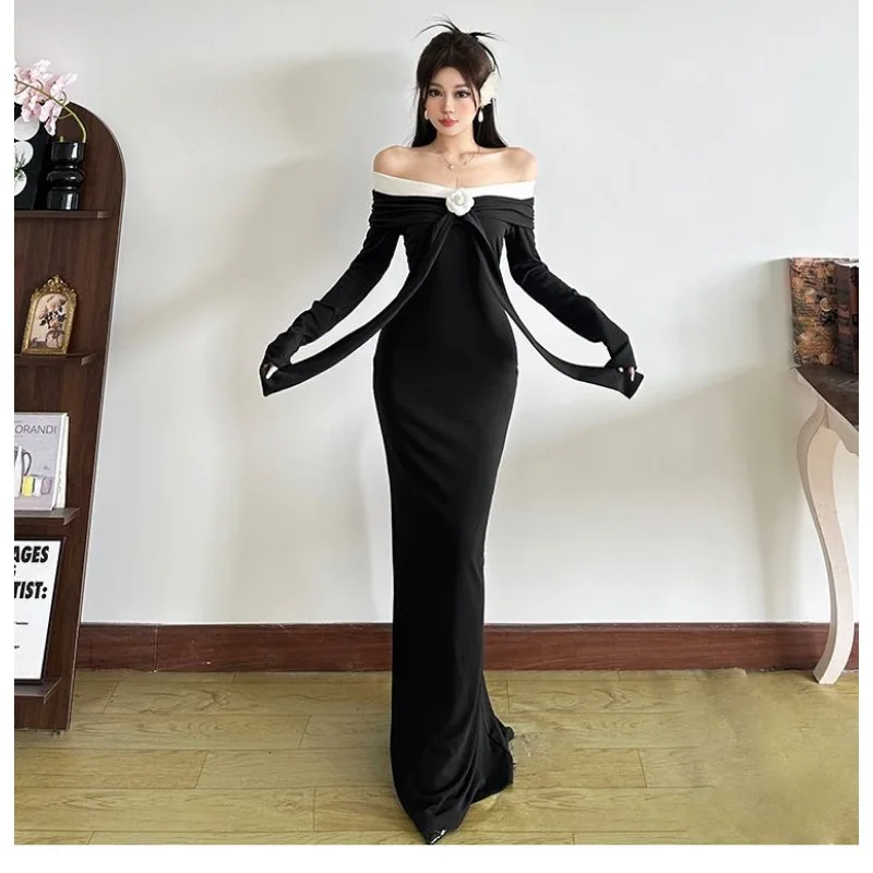 فستان نسائي بتصميم جديد مخيط عصري وأنيق باللون الأسود والأبيض متباين بتصميم شريط زهور ثلاثي الأبعاد #4