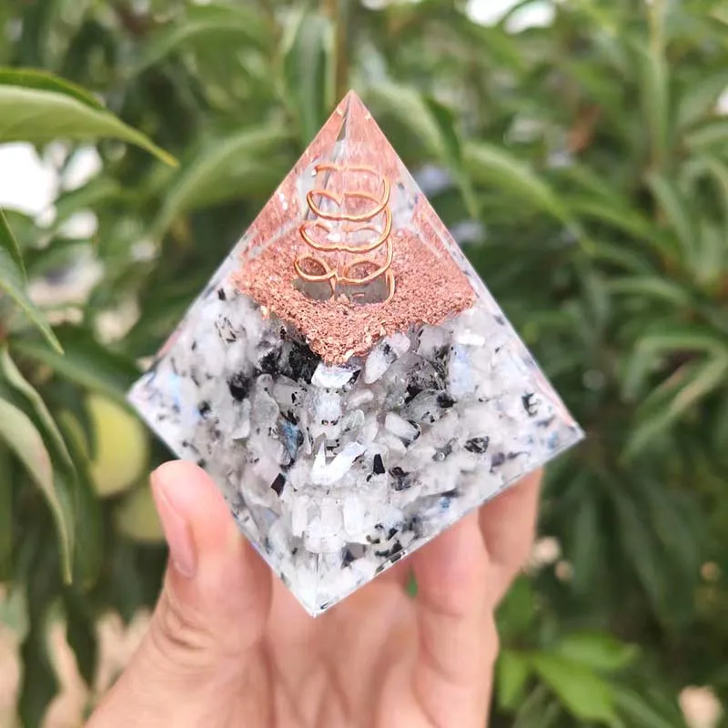 Crystal Pillar Pyramid Epoxy Resin Home Decoration Auspicious Feng Shui
