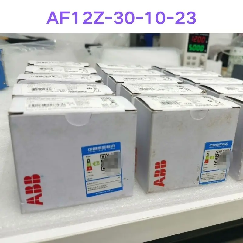 

New Contactor AF12Z-30-10-23 Fast Shipping