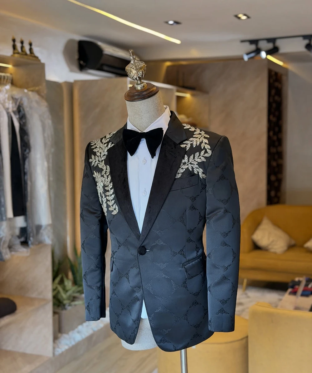 Abiti da sposa con applicazioni di lusso per lo sposo smoking monopetto con risvolto dentellato 2 pezzi giacca pantaloni festa serale ballo personalizzato