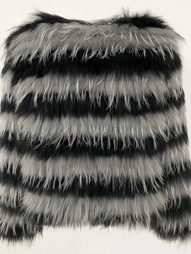 معطف فرو طبيعي للسيدات لعام 2025 معطف فرو الراكون الحقيقي سميك ودافئ للنساء ملابس خارجية أوروبية عصرية معطف شتوي