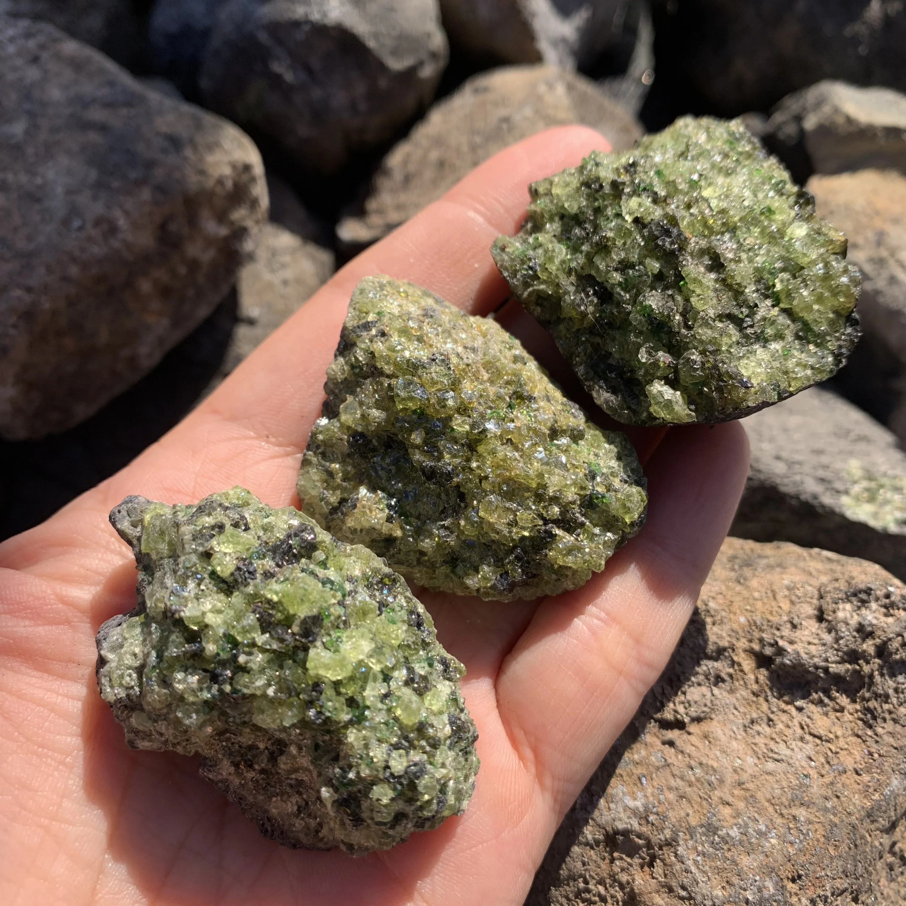 100g Natural Raw peridot specimen