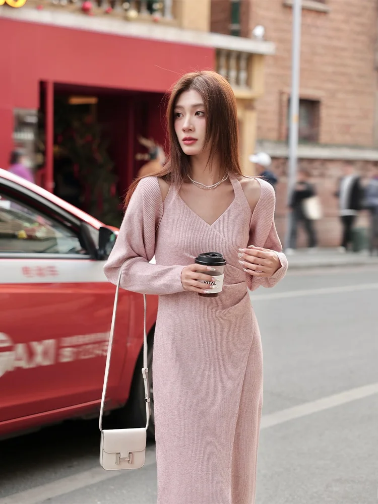 

Розовый женский комплект средней длины: вязаное платье и шаль от бренда Yang Bubble, костюм-двойка с V-образным вырезом и длинными рукавами, осенняя мода