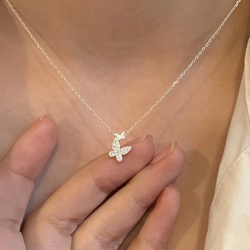 

2025 Butterfly Sparkling Diamond Necklace Women's Necklace Light Luxury Charm Necklace High Grade Clavicle Chain