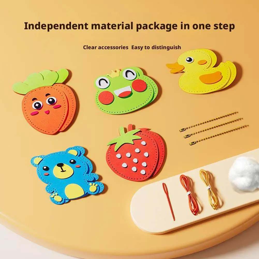 어린이 DIY 바느질 장난감 키트 귀여운 동물 과일 로프 스레딩 인형 펜던트 어린이를위한 실습 능력 향상 생일 선물 R5T0