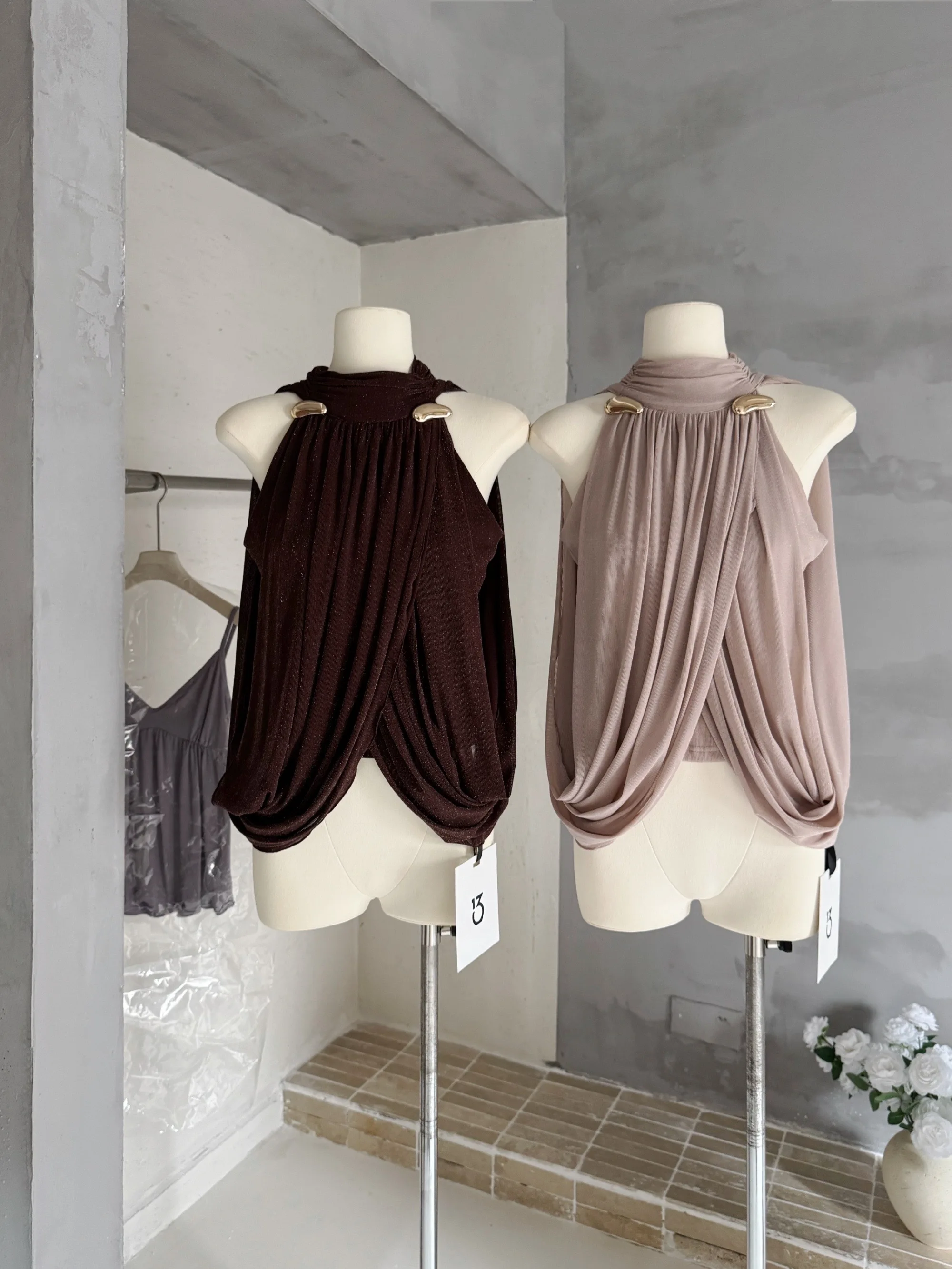 Women's Summer Chic Metal Buckle Cape Tank Top Lady Streetwear Solid Color Irregular Bling Bling Slim Tank Top