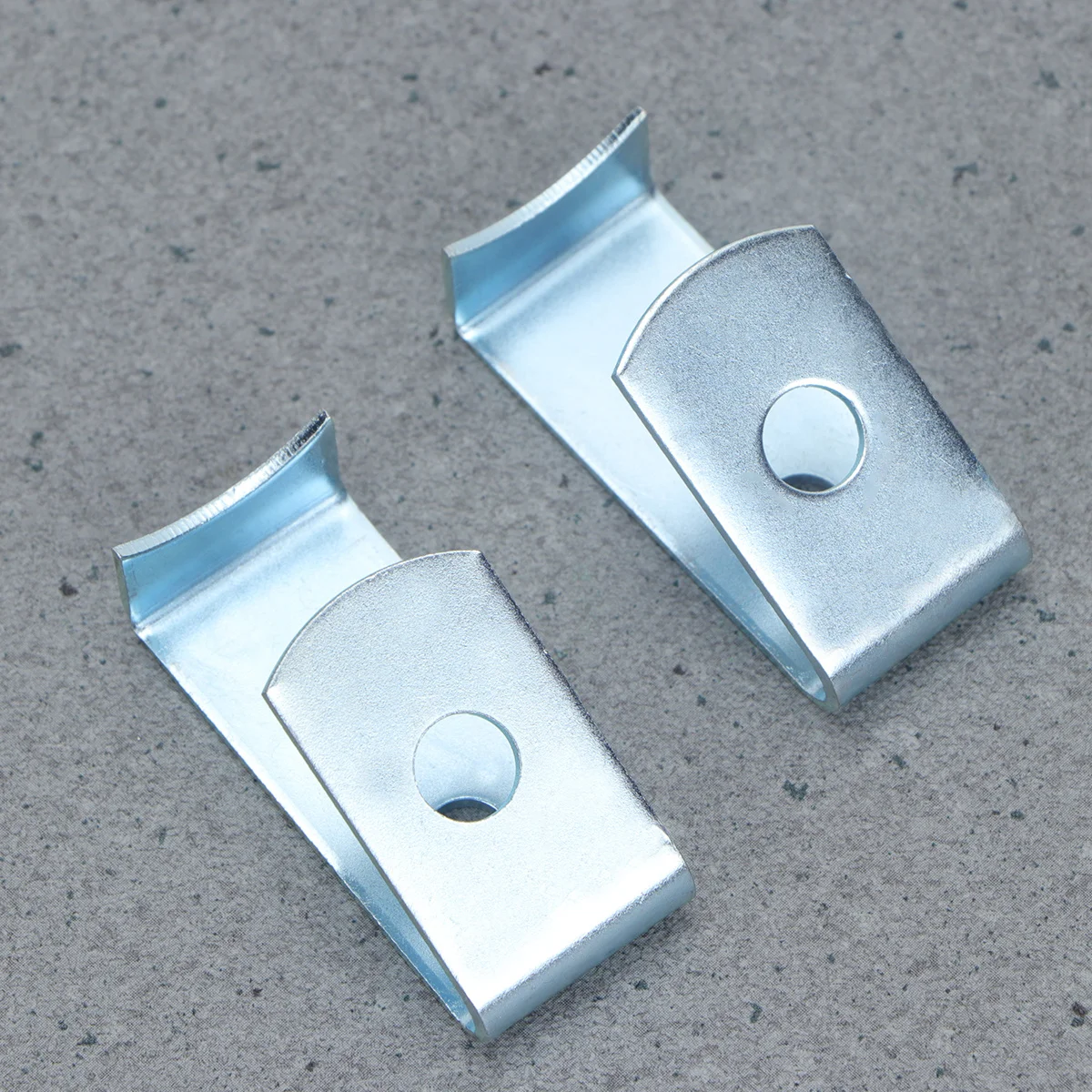 

4Pcs Durable Flowerpot Hangers Utility Gardening Implement for Pots Fences Posts Brick Blue Flower Pot Hook Flowerpot Holder