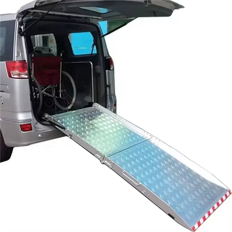 Aluminum ramps for scooters for disabled and disabled passengers can be rolled and used with minivans or low-rise cars