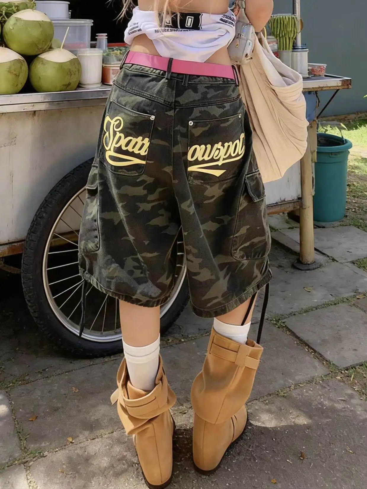 Calças de Corduroy Estilo Americano Retro com Estampa de Camuflagem e Letras, Soltas e Retas, para Homens e Mulheres