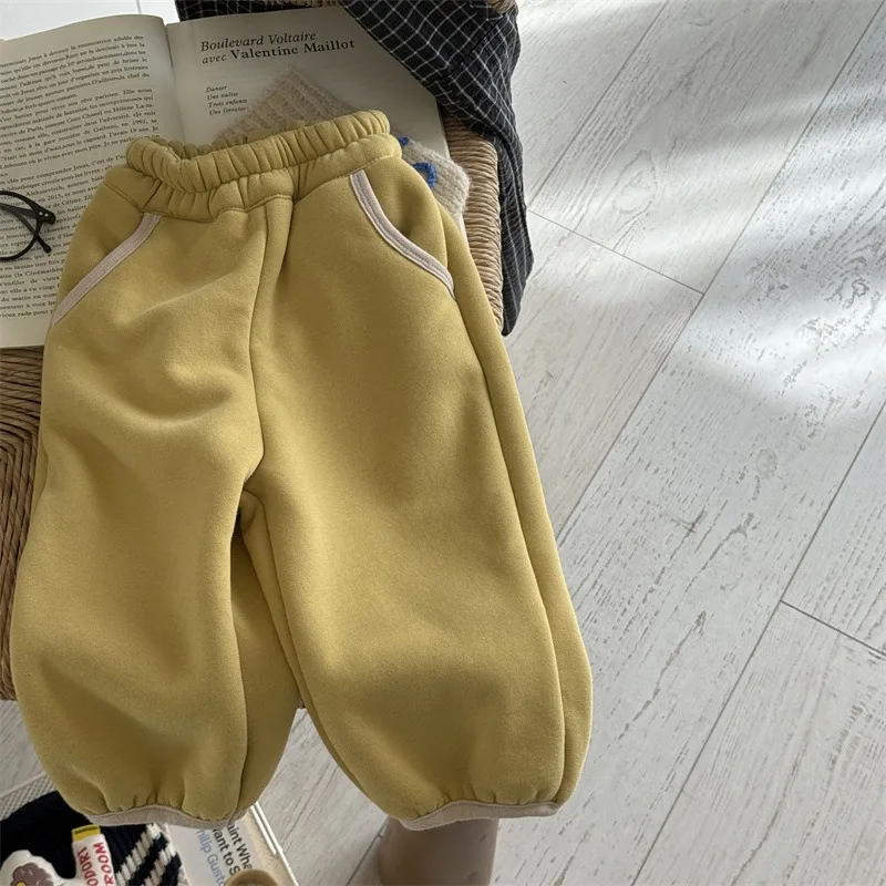 2025 جديد الخريف الشتاء الأطفال الصوف Sweatpants الكورية نمط بنين بنات سميكة الدافئة السراويل الرياضية غير رسمية بنطال أولادي A5661