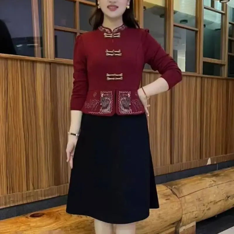 فستان أنيق مكون من قطعتين على الطراز الصيني الجديد للنساء