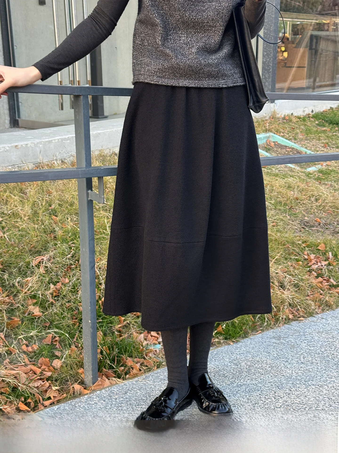 

Black Simple Spring 2026 Women's Casual Fashion Elastic Waist Loose Woolen Skirt Comfortable Fit Straight Cut Chinese Brand