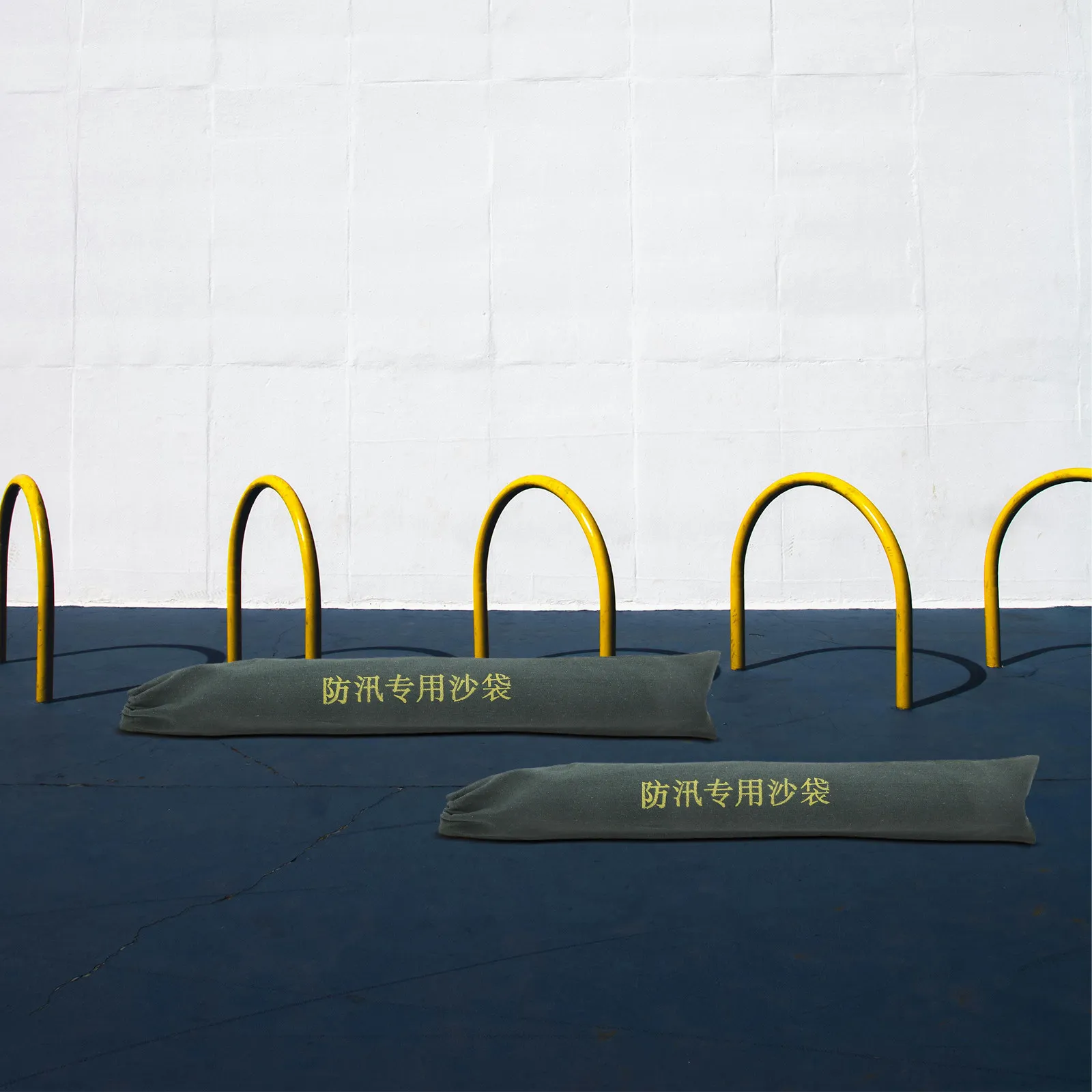 

2Pcs Long Reusable Highly Absorbent Flood Prevention Sandbags for Emergency Flood Control Outdoor Construction Hurricane