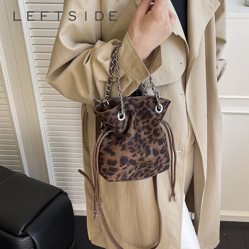 

Левая сторона, женская маленькая сумка через плечо из искусственной кожи с леопардовой цепочкой, зима 2025, ретро сумка через плечо, роскошные дизайнерские трендовые женские сумки