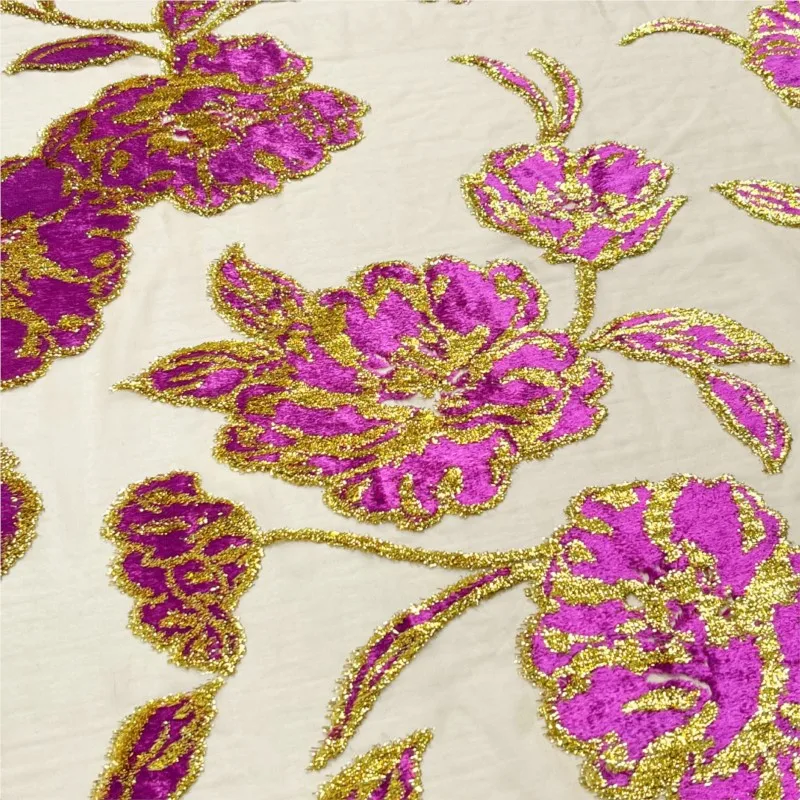 Ekskluzywna, szyta na miarę sukienka i cheongsam z tkanego aksamitu brokatowego żakardowego z materiału wiskozowego.
