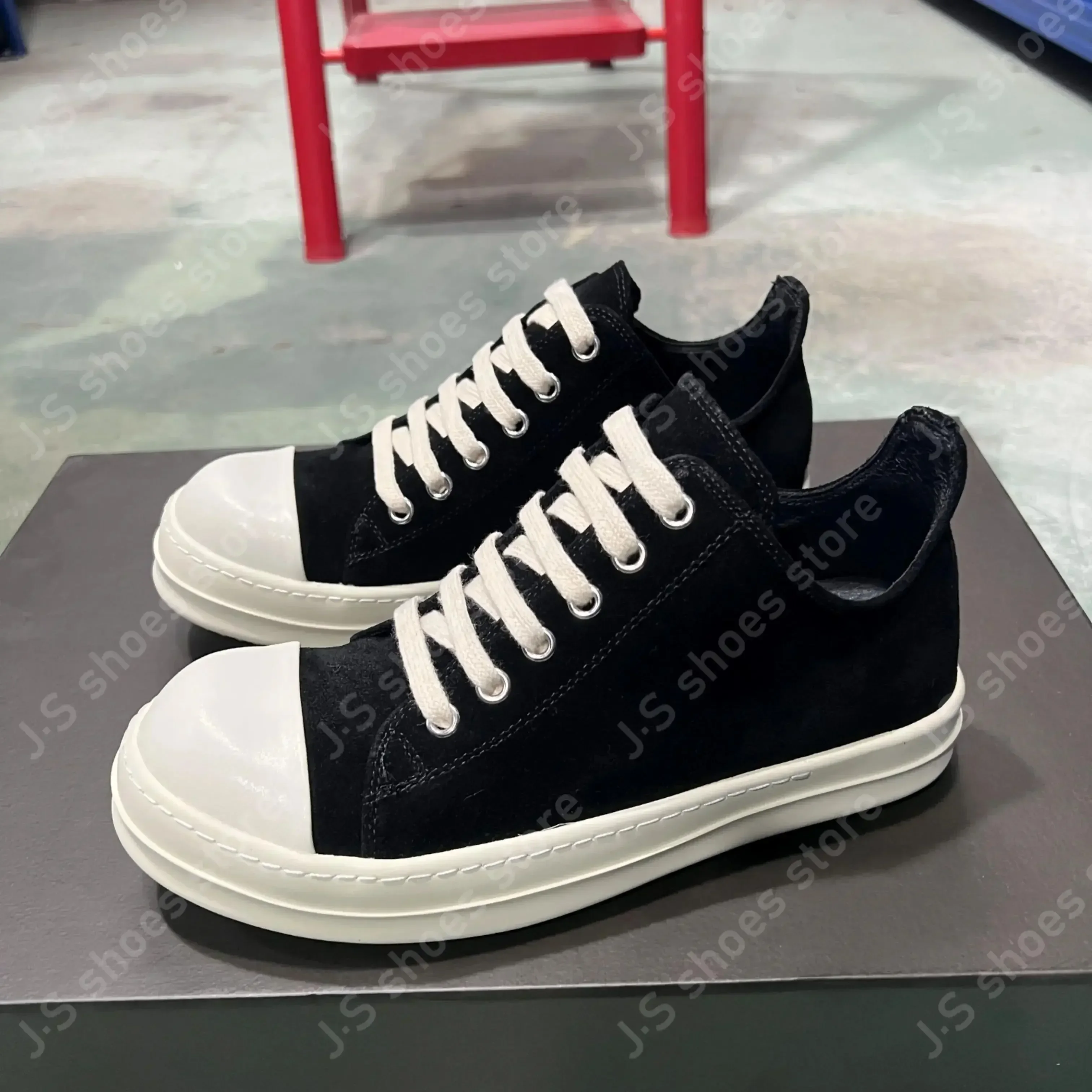 R-o تصميم الأسود الجلد المدبوغ منخفضة أعلى حذاء فاخر جودة عالية الرجال حذاء رياضة النساء حذاء كاجوال البقرة المدبوغ الرجعية الدانتيل يصل أحذية رياضية #4