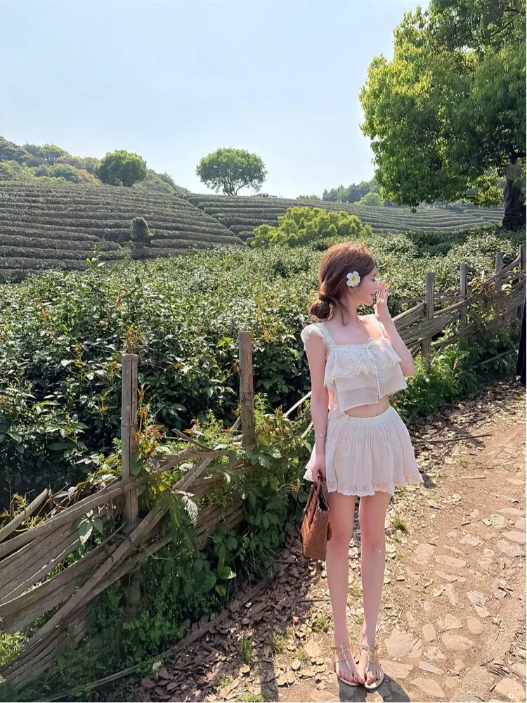

Pink Coral Letter Lace Short Set Women's Slim Fit Summer Fashionable Top And Skirt Ensemble Casual Vacation Style Outfit