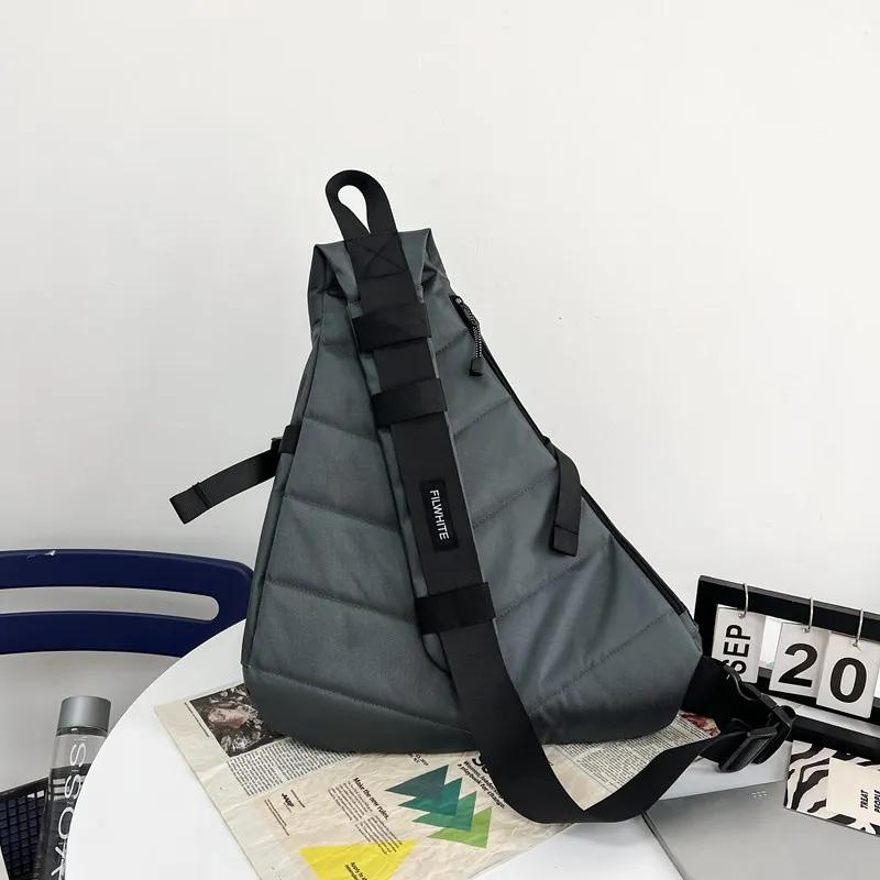 Erkek göğüs çanta Crossbody çanta lüks tasarım dayanıklı cepler göğüs çanta erkek bel paketi kadınlar için omuzdan askili çanta spor Fanny paketleri