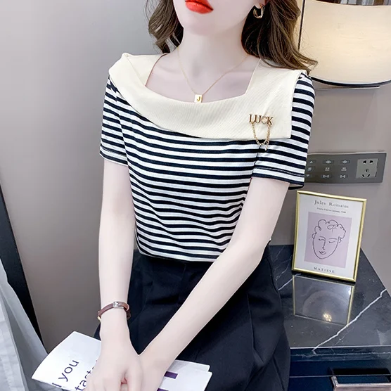 

Shawl Fake Two-piece Square Neck T-shirt for Women in Summer Slim and Fashionable Versatile Striped Short-sleeved Top