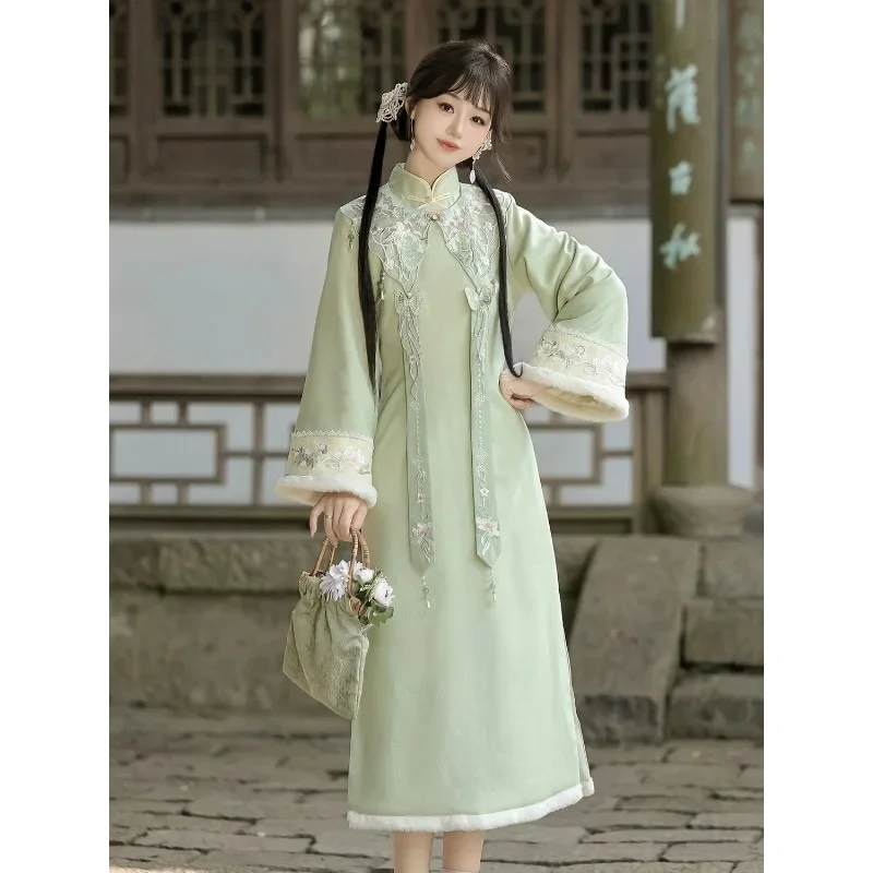 Women Modern Cheongsam Butterfly Shoulder Accessory Green Stand Up Collar Long Sleeved Velvet Embroidered Qipao Chinese Dress