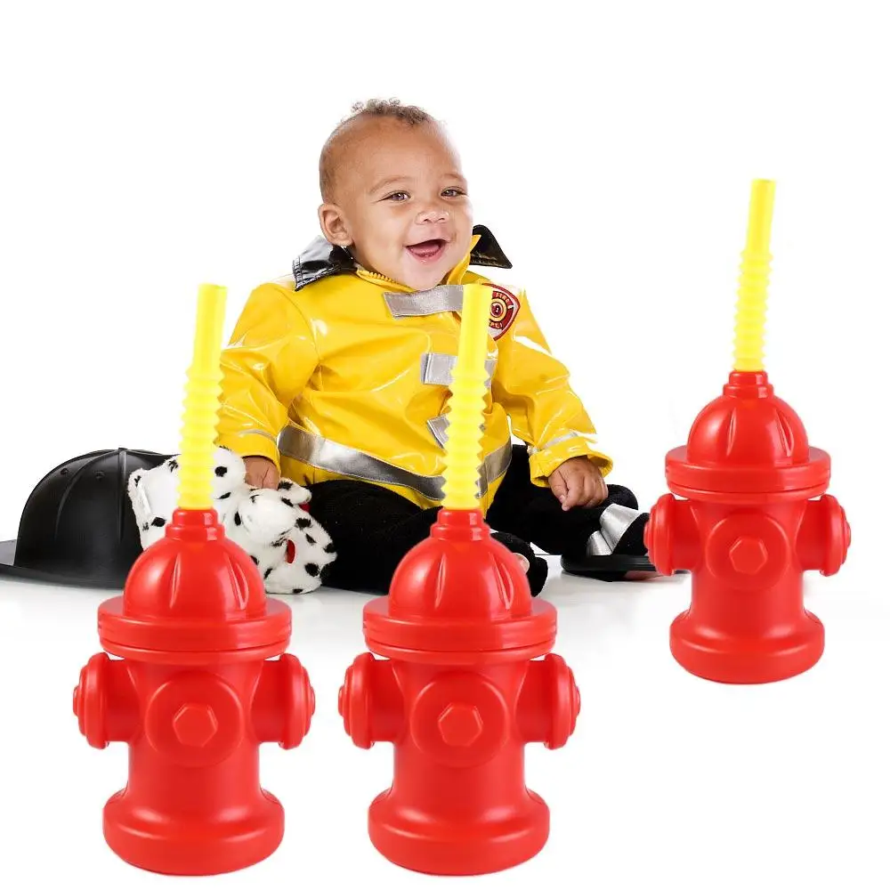 Novelty Fire Hydrant Straw Cup Red Plastic Fire Hydrant Water Cup Reusable with Lids Party Supplies Fireman Birthday Party