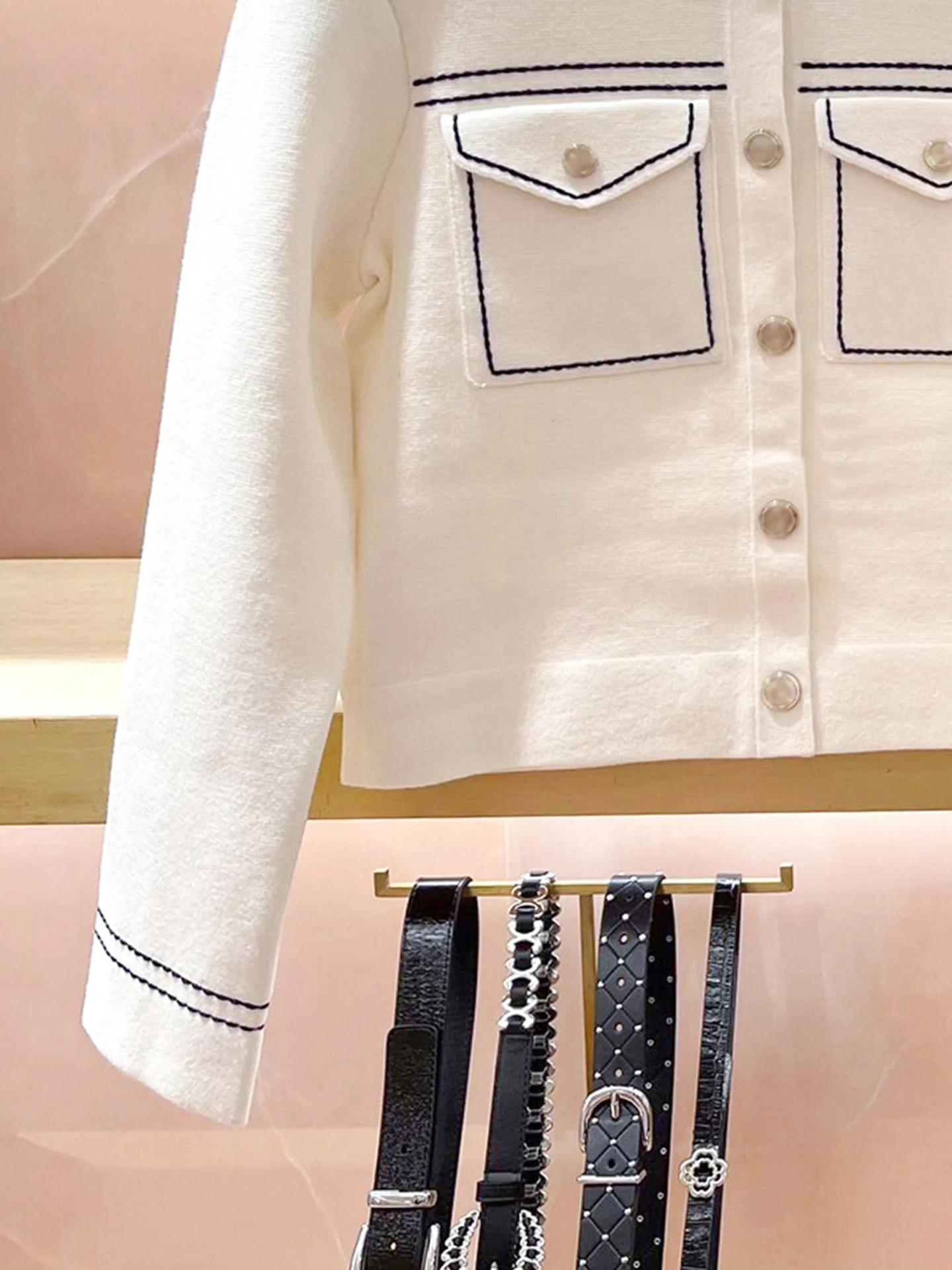 M Home Nan You High End Dames Zomer 2025, Nieuw Wit Gebreid Vest Top Kleine Fraance Sle Woon-werkverkeer Eenvoudig Normale pasvorm