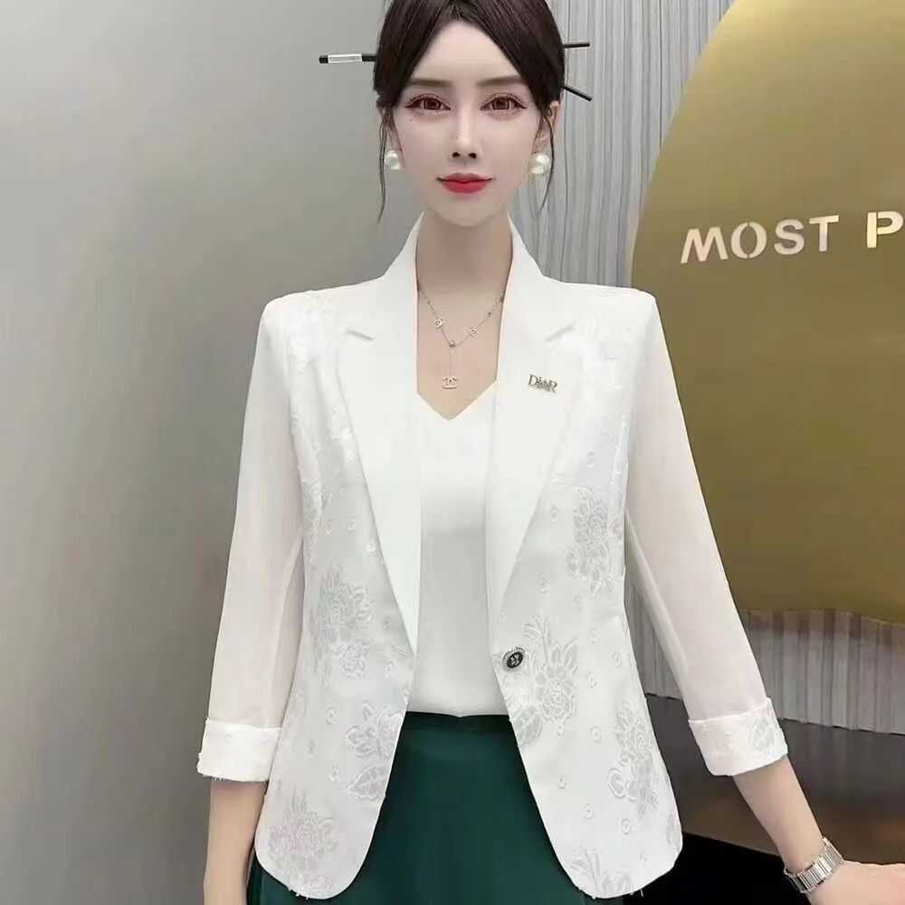 

Весна-лето Универсальная модная вышитая кружевная женская верхняя одежда Seven-Quarter Sve, солнцезащитный крем большого размера...