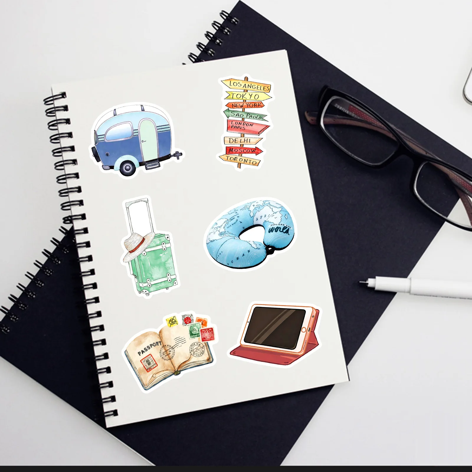 50 قطعة ألوان مائية في الهواء الطلق السفر الحياة الكتابة على الجدران ملصقات الإبداعية الكرتون صائق دفتر الهاتف الغيتار سكيت ألعاب أطفال كلاسيكية