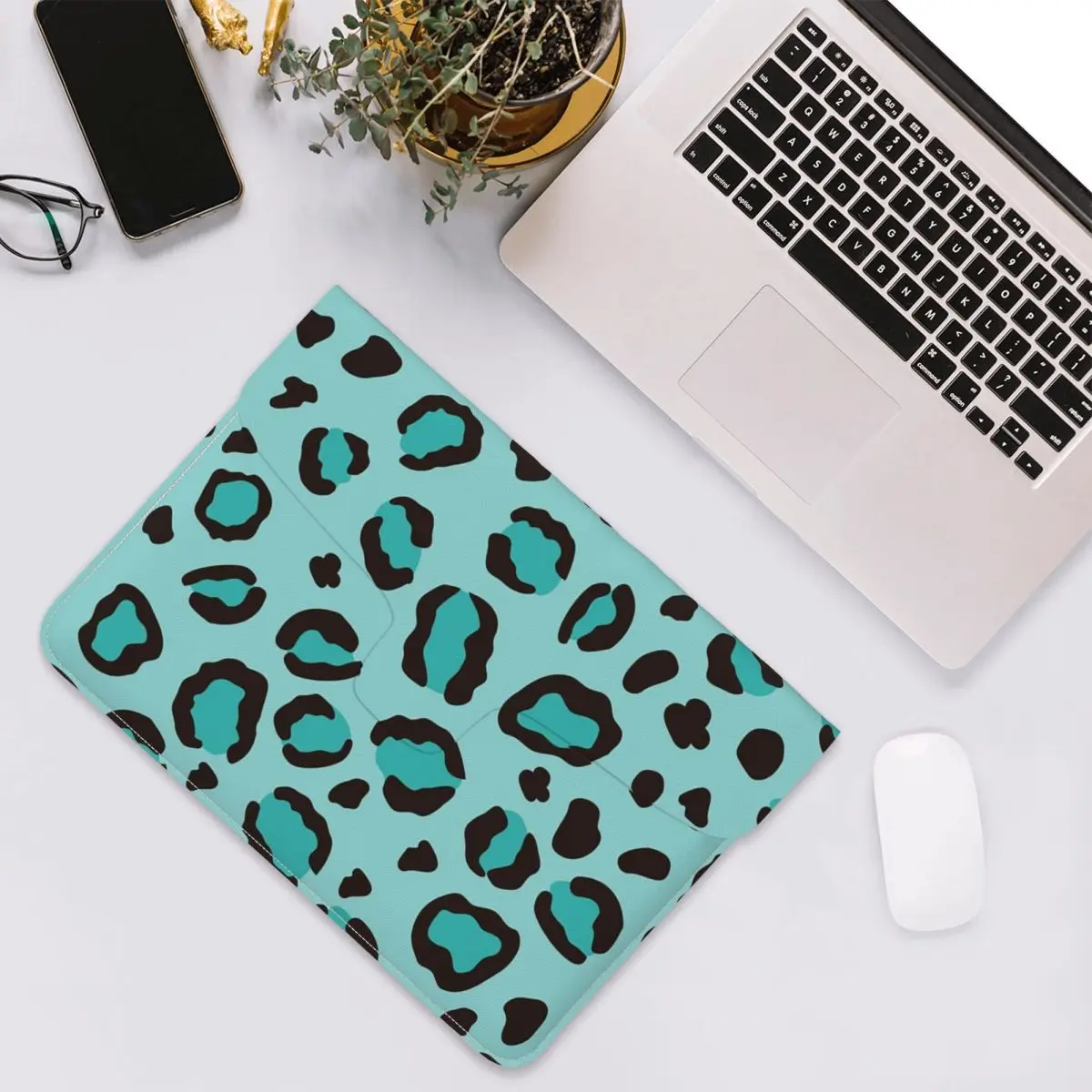Cool Turquoise Blue Leopard Print Cheetah PU Leather Horizontal Laptop Sleeve Shockproof Soft Lining Notebook Case 13 Inch