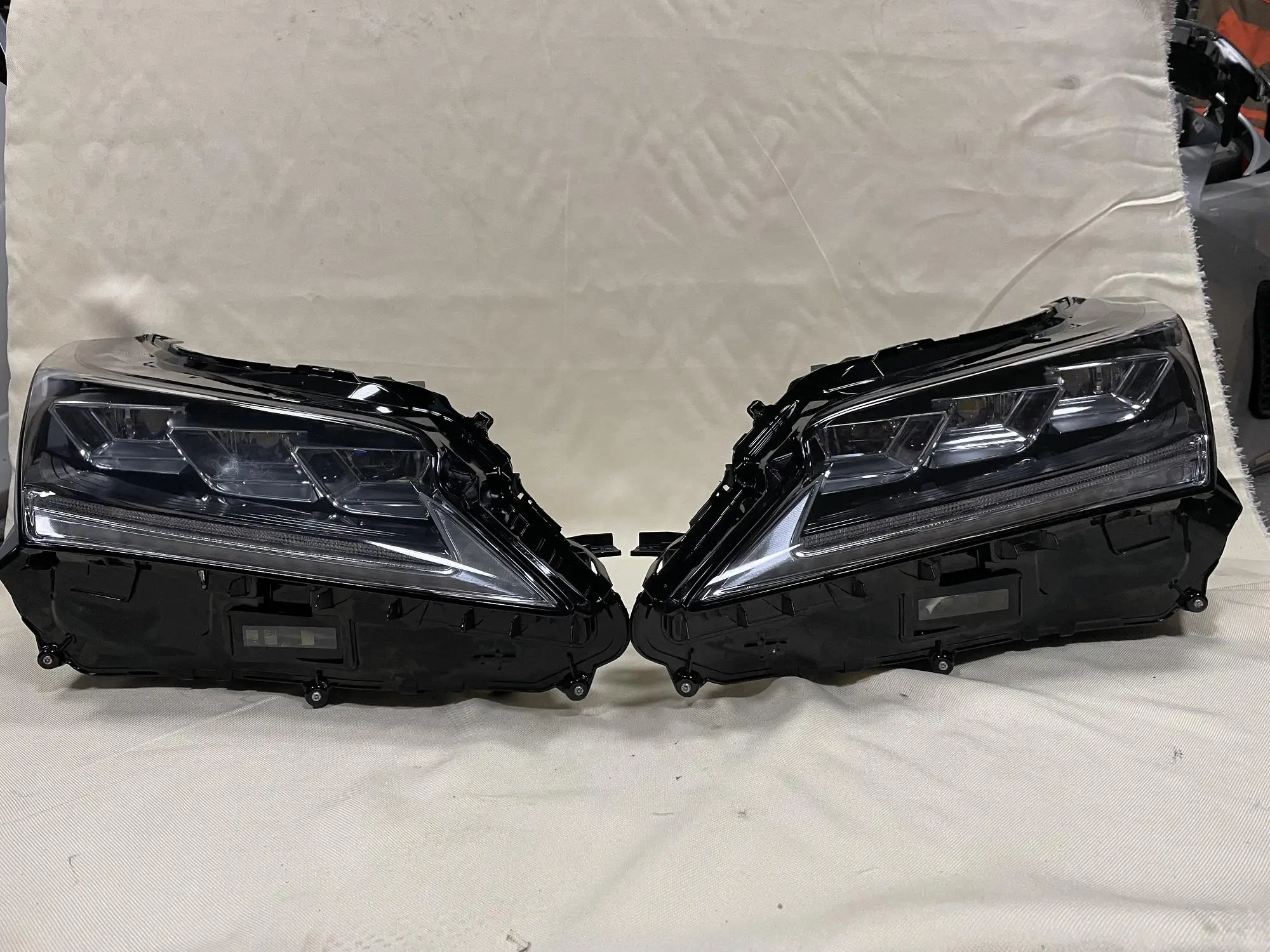 Hot sell for 2015-2018 Lexus RX300 low-end upgrade LED three front headlight modification wholesale