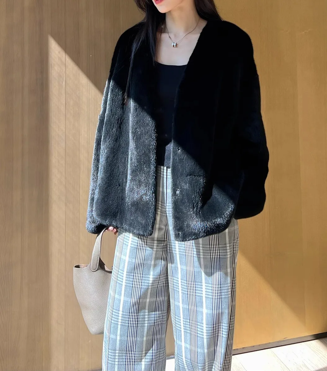 

Mink Fur Women's Fashion V-Neck Blue Mink Fur New Imitation Mink Fur Jacket 2025 New Item