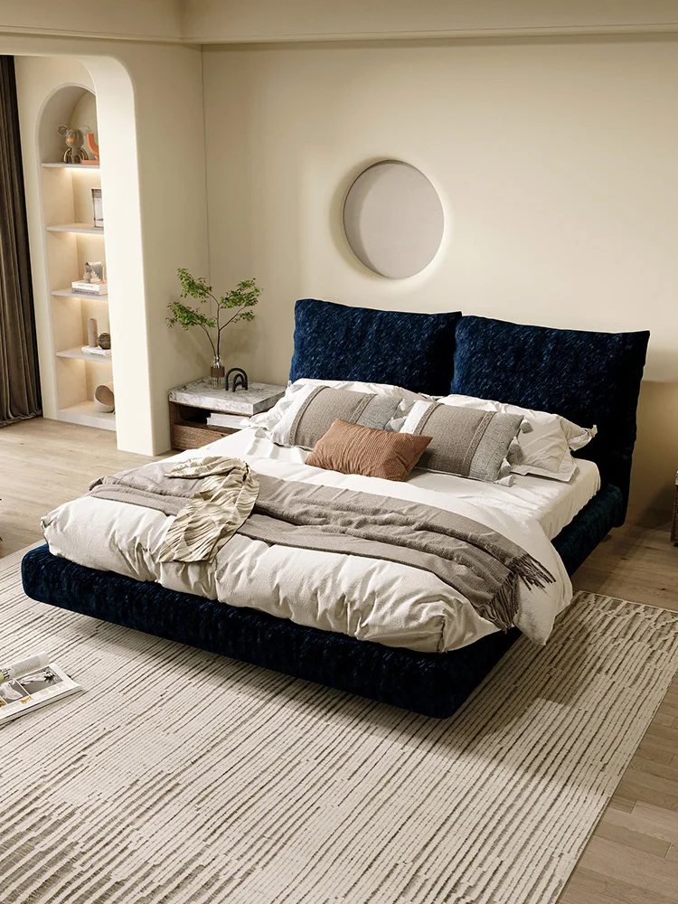 Light luxury petal bed, Italian minimalist high-end master bedroom, 1.8-meter double bed, fabric princess soft bag