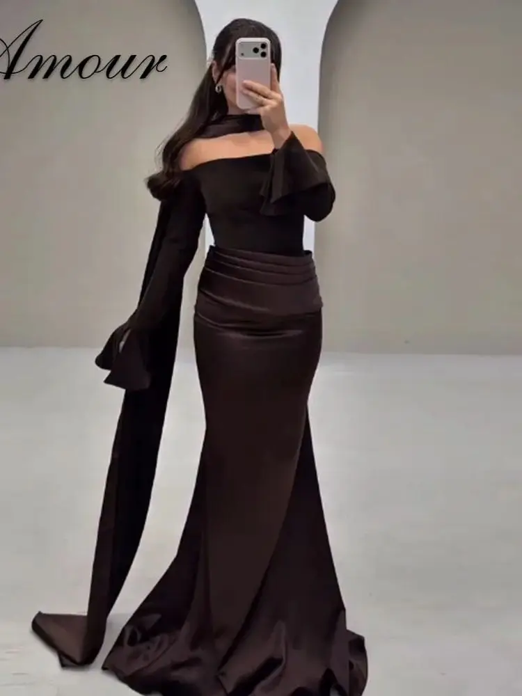Amour Maßgeschneidertes Saudi-Krepp-Abendkleid Schulterfreies Meerjungfrau-Ballkleid Plissierte Langarm-Schalschleier-Partykleider 2026