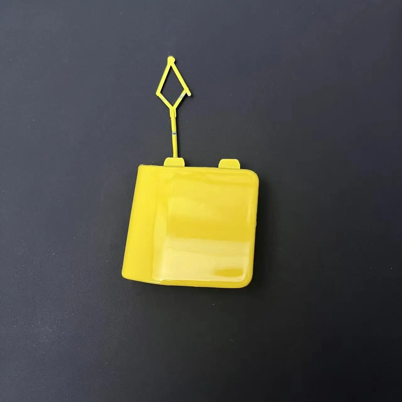 Für VW POLO 2014-2019 Frontstoßstange Anhängerkupplungsabdeckung Abschlepphakenabdeckung Stecker Stoßstangenstecker Weiß – Detail 3