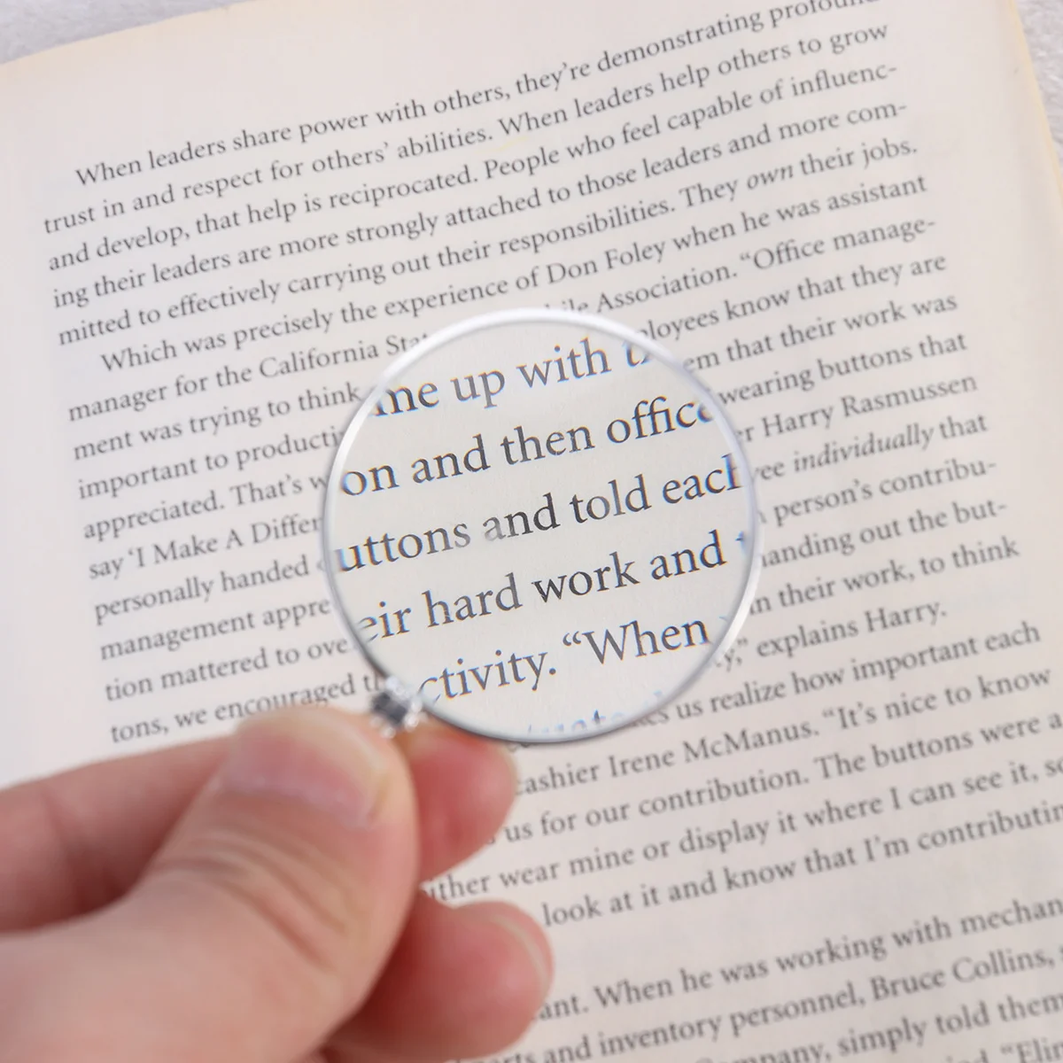 المكبر البصري قلادة قلادة فضية 5X عدسة زجاجية مدمجة عدسة مكبرة قلادة للقراءة التفتيش المساعدة البصرية