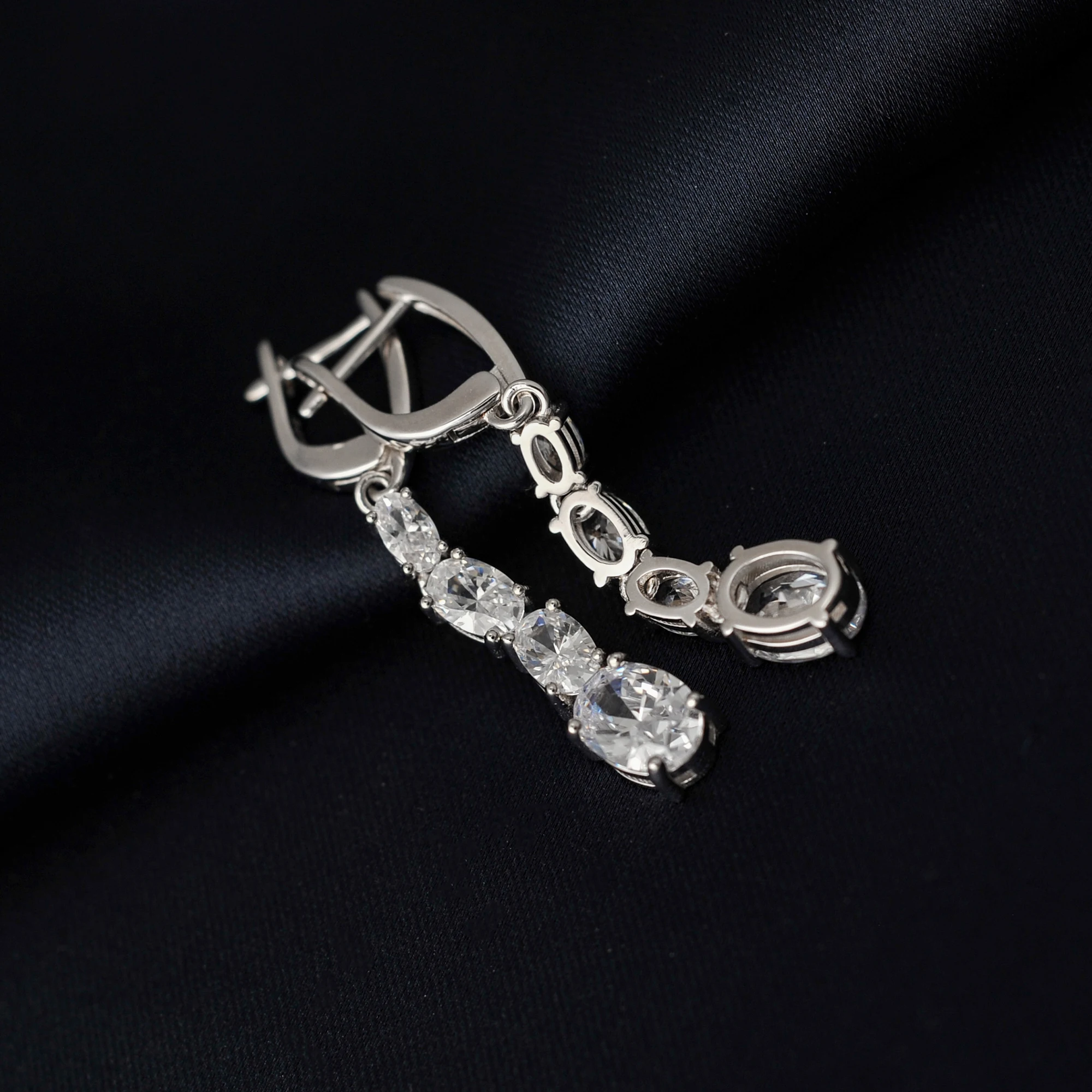 Potiy الفاخرة 4.5ct 5A شكل بيضاوي مكعب زركونيا Damiond بريق استرخى إسقاط أقراط هدية لها 925 فضة