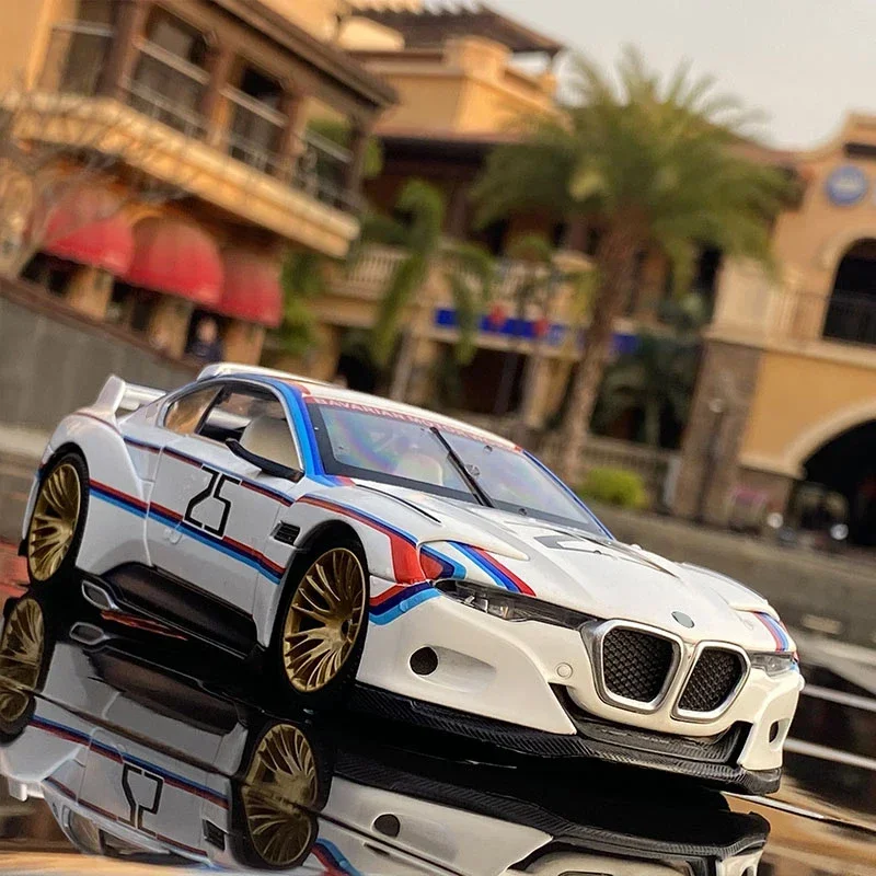 1:24 BMW 3.0 CSL Hommage R BMW M4 M6 Free Wheeling High Light Sport Racing Car Model Toy Diecast Metal Alloy Miniature Replica