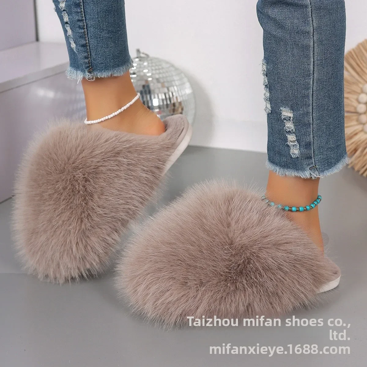 Neue Winter-Damenmode-Fellpantoffeln, Flauschige Niedliche Plüsch-Luxus-Outdoor-Anti-Rutsch-Pantoffeln mit Flachem Boden für Damen – Detail 11