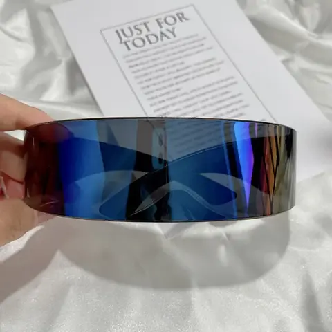 Y2K Future Warrior Garnityrglasögon One Piece Lens Wrap Around Cyberpunk Futuristiska Herr Kvinnor Hiphop Partyglasögon med Spikar 6 best sales framtida glasögon - №5