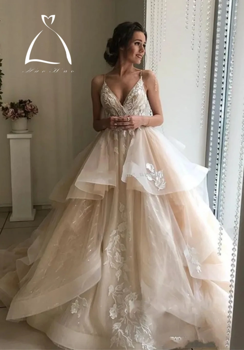 

Haohao 2024 Elegant Champagne A Line Wedding Dresses V Neck Appliques Lace Tulle Tiered Backless Bridal Gowns Vestidos De Noiva